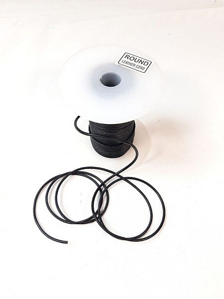 5 m rund l&auml;derlina med en diameter p&aring; 2 mm, svart
