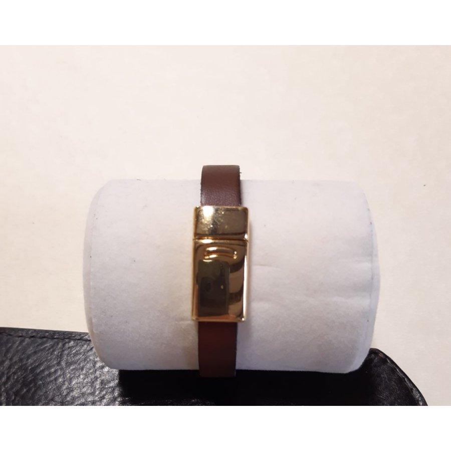 Brunt läderarmband av kohud med magnetlås
