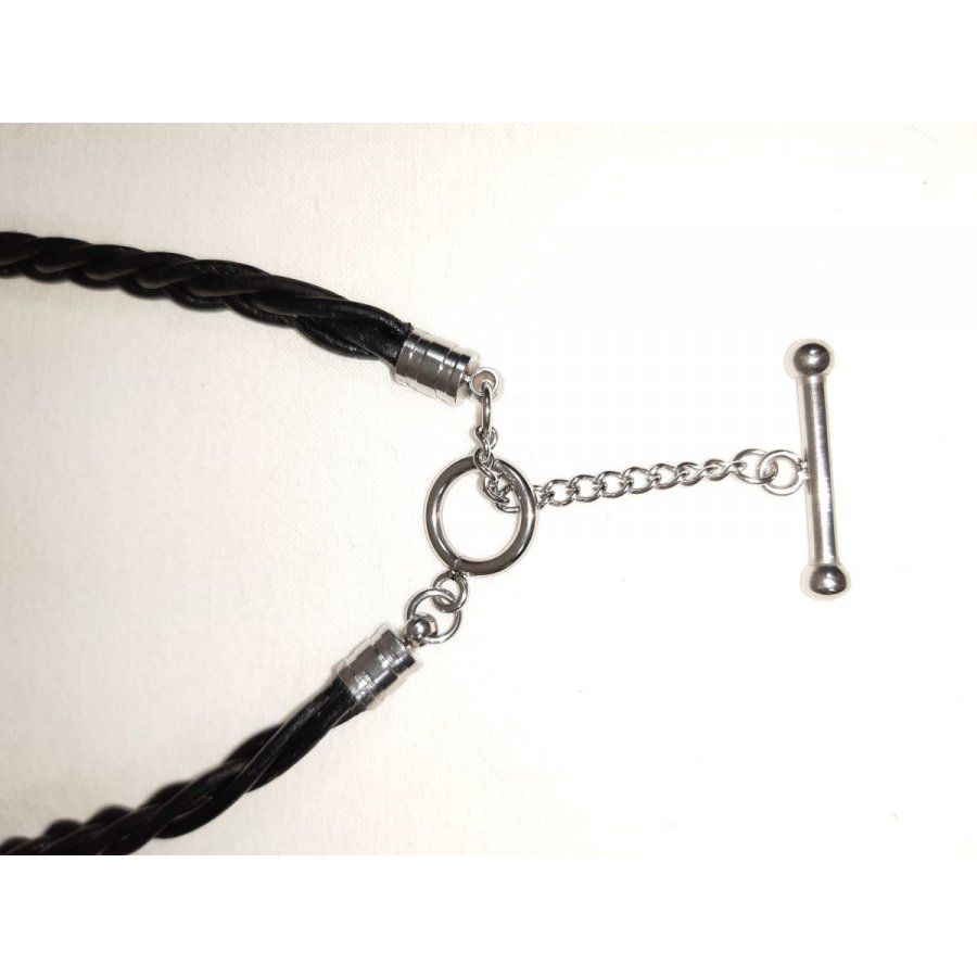 Alla hjärtans dag! Flätat läderhalsband och hänge i antik silvermetall.