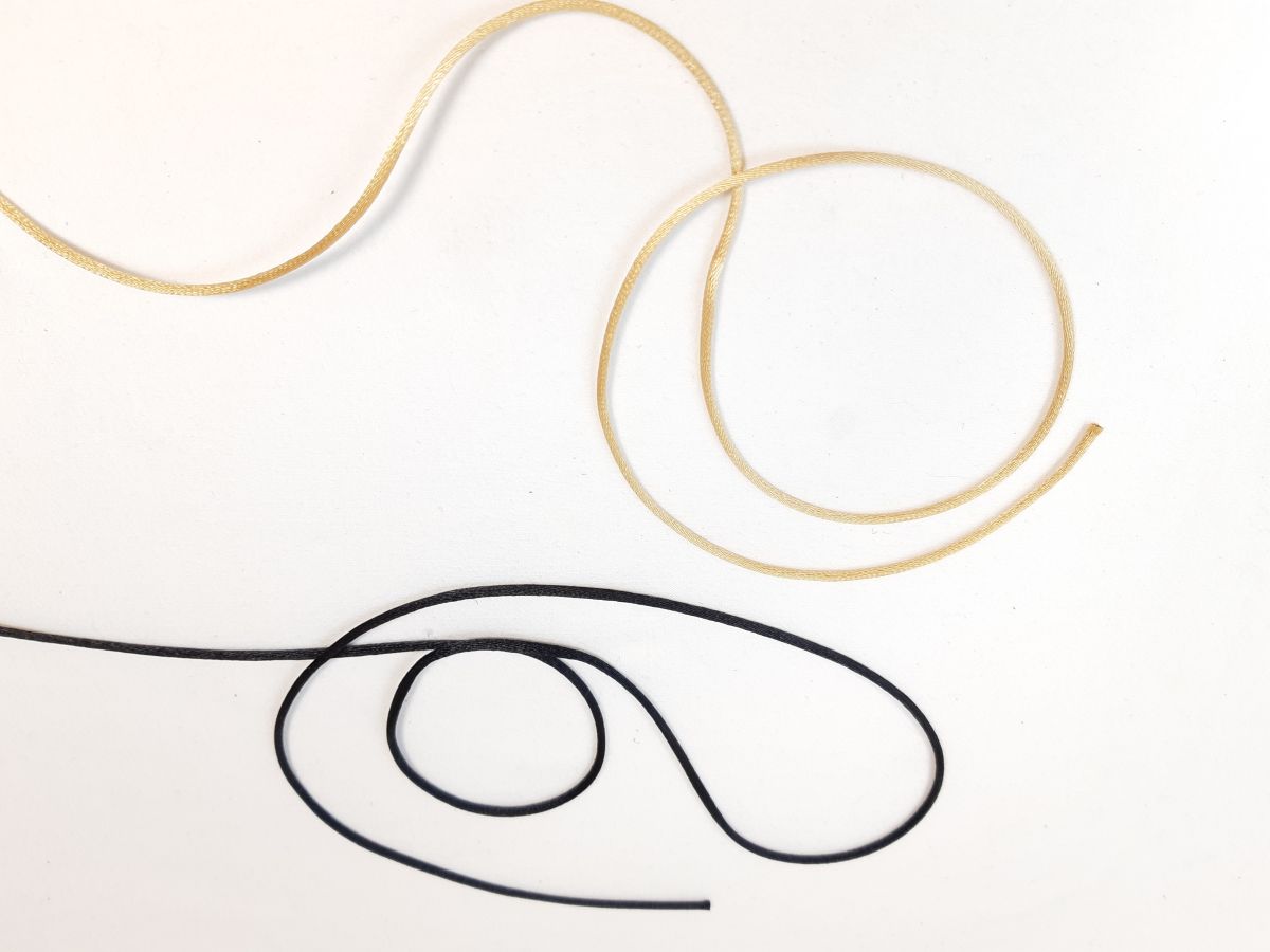 Råttsvansdiameter 2 mm syntetiskt material.