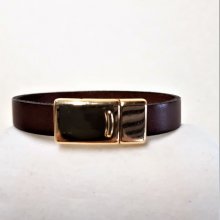 Brunt läderarmband av kohud med magnetlås